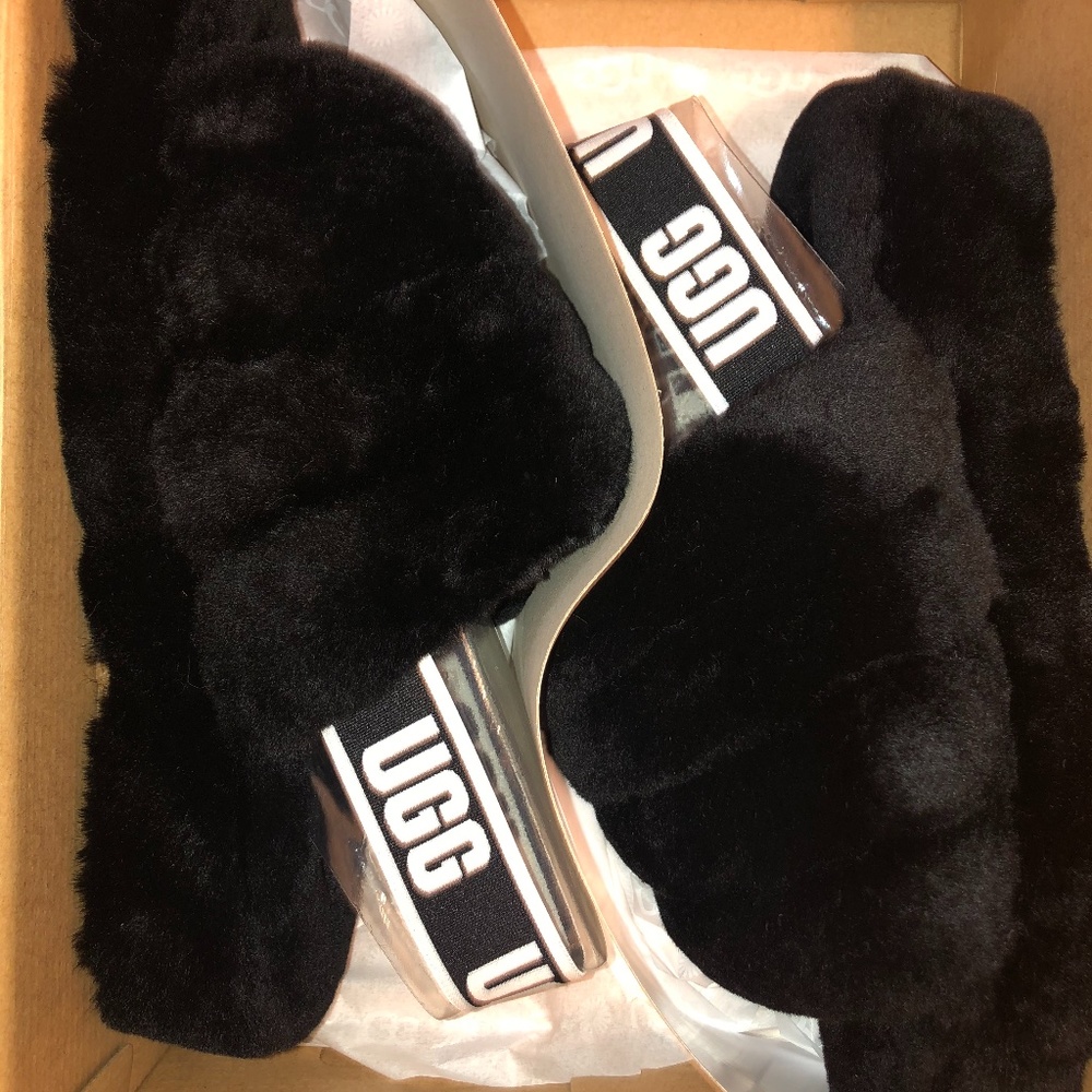 Fluff Yeah UGG Slides (Never Worn!)